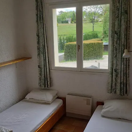 Village Le 233 * Ecuras