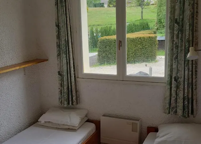 Village Le 233 * Ecuras